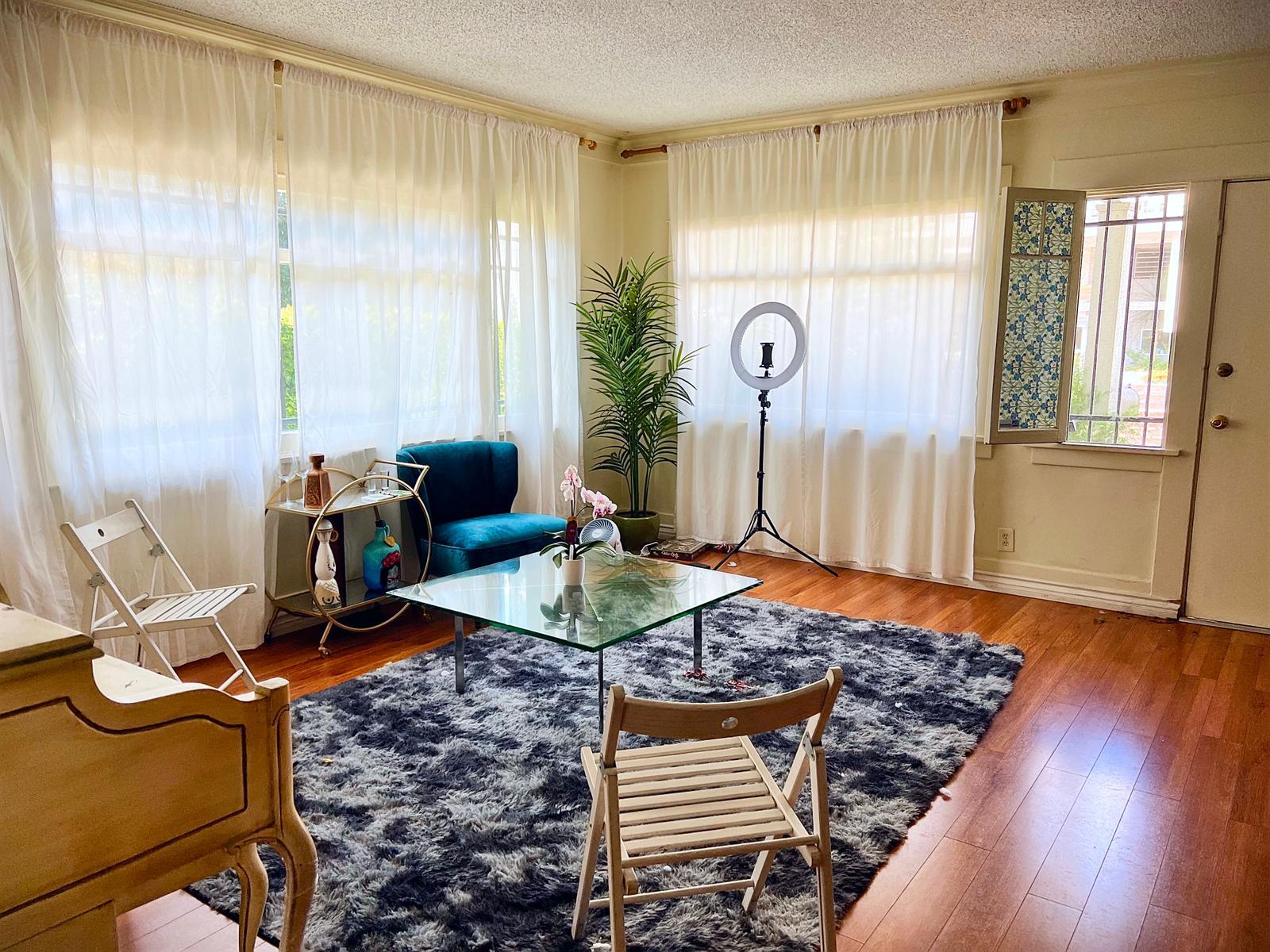 Building Photo - 1448 N Fuller Ave