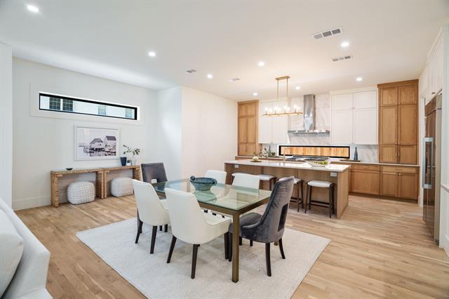 Building Photo - 5836 Kenwood Ave