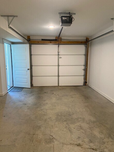 Building Photo - 1719 13th Ct S
