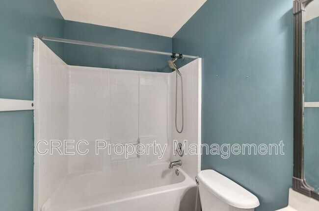 Building Photo - 3050 Argyll Dr