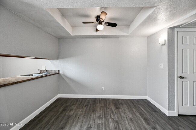 Building Photo - 3141 E Cypress St