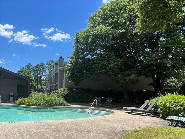 Building Photo - 320 Park Ridge Cir