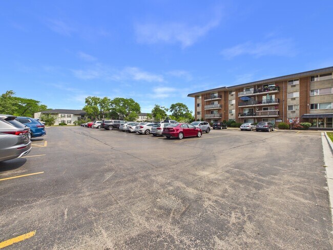 Building Photo - 2210 S Goebbert Rd