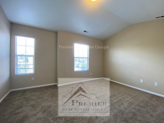 Building Photo - 7764 Sandy Springs Point