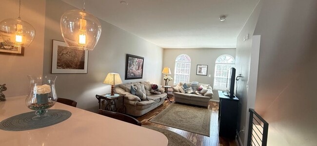 Building Photo - 14050 Cannondale Way