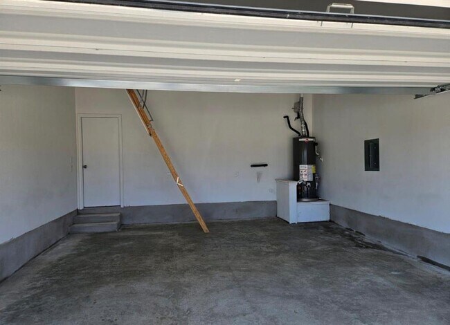 Building Photo - 511 Halfmoon Dr