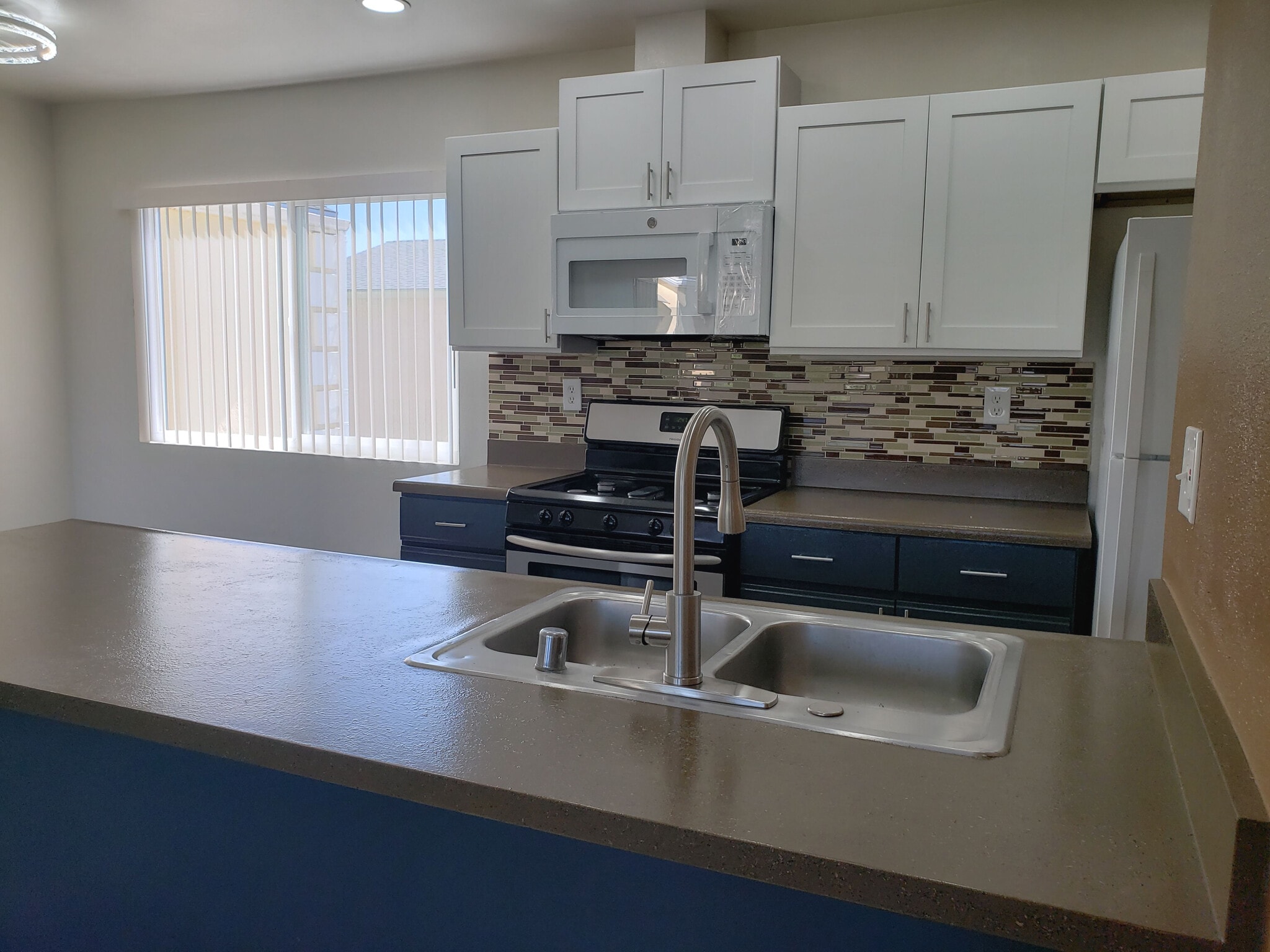 Building Photo - 1261 Victor St