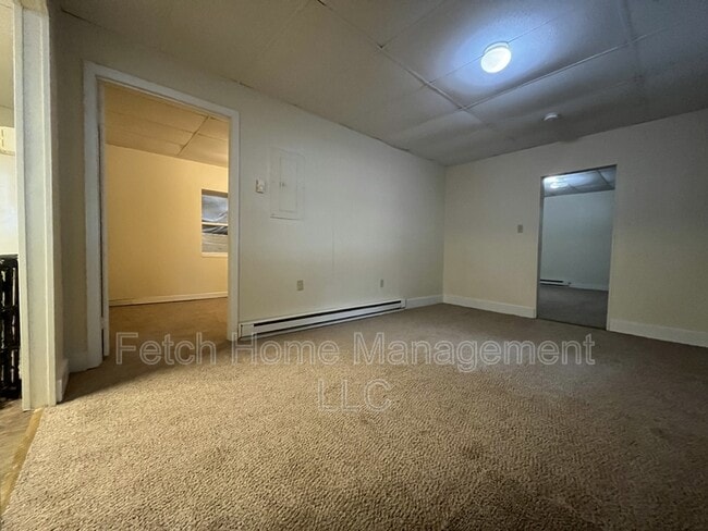 Building Photo - 309 Pine St