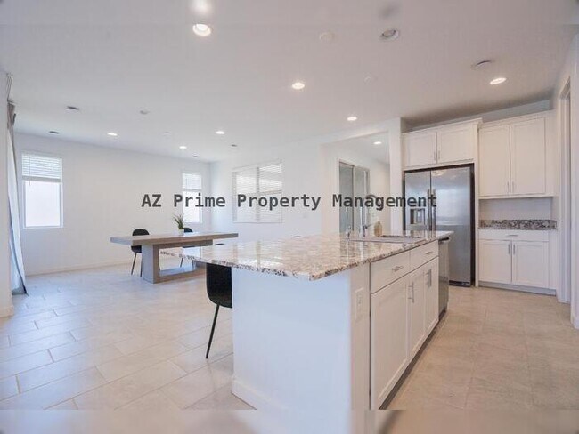 Building Photo - 4607 S 111th Dr