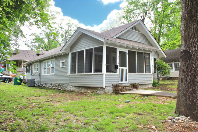 Primary Photo - 4522 Lee Ave