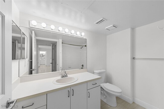 Building Photo - 1830 Florida Club Cir