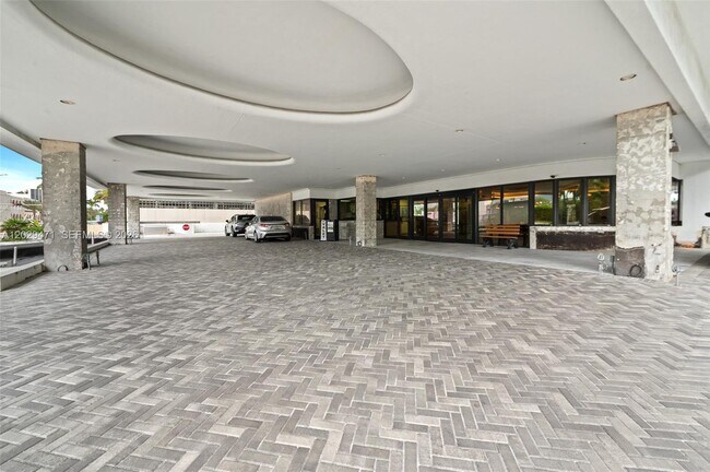 Building Photo - 9455 Collins Ave