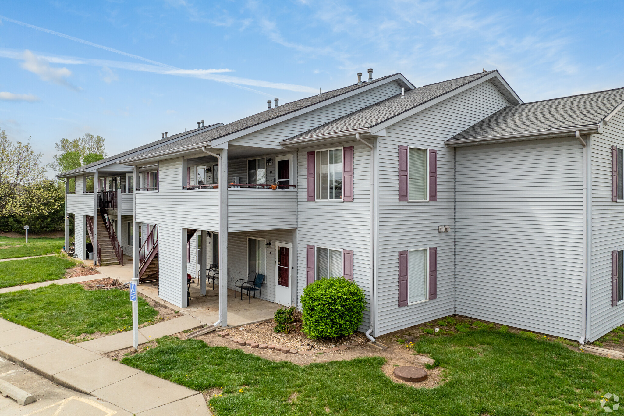 Building Photo - Brookfield Apartments & Townhomes