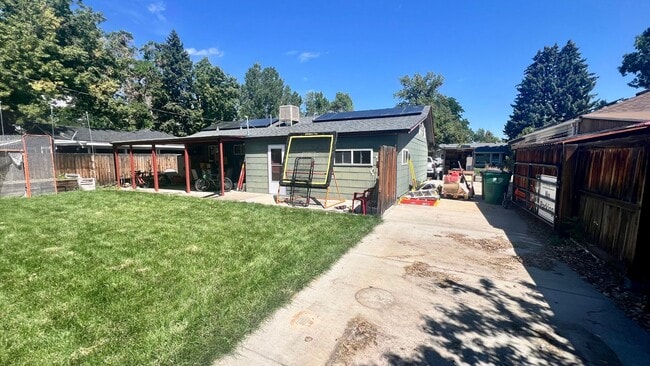 Building Photo - 4870 E Kansas Dr