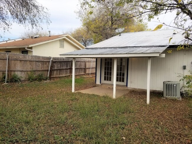 Building Photo - READY FOR MOVE-IN 410/Marbach!