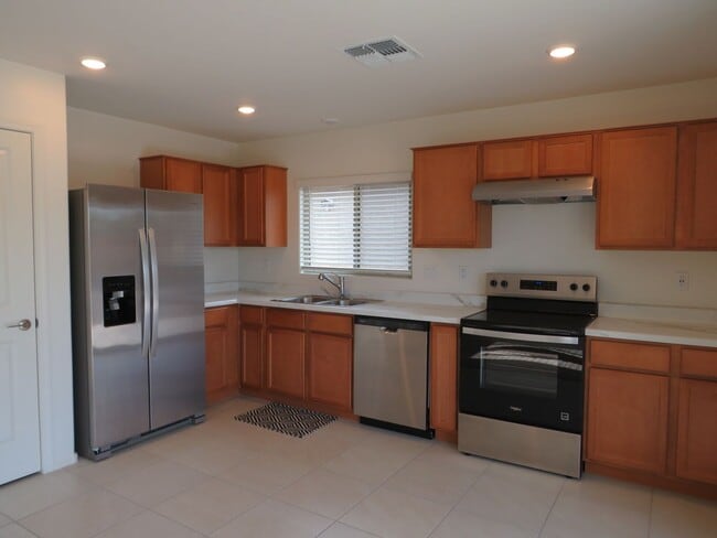 Building Photo - Beautiful New Home in Cielo Reserve