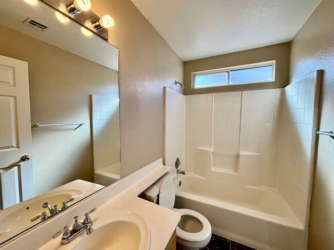 Building Photo - Two-story single-family house