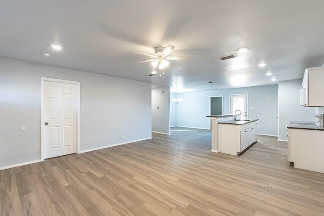 Building Photo - 8609 10th Pl