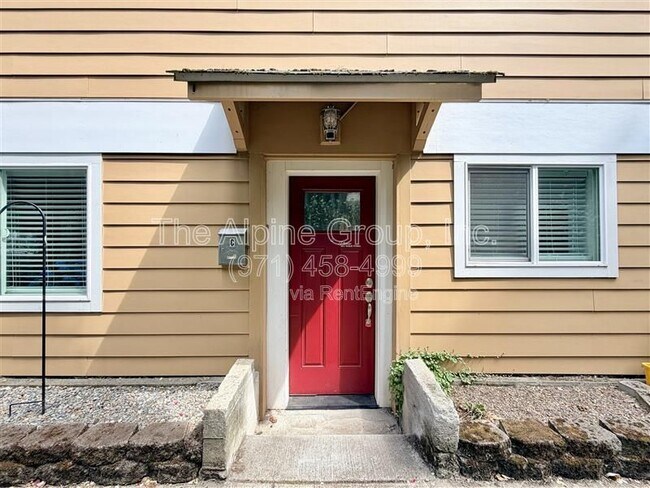 Building Photo - 3720 SE 14th Ave