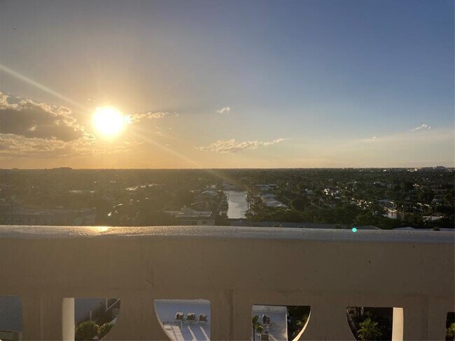 Building Photo - 4010 Galt Ocean Dr