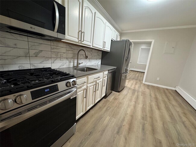 Building Photo - 621 2nd St