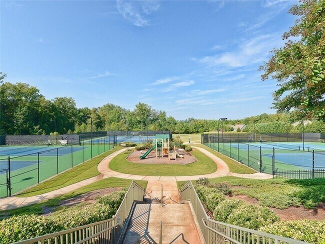 Building Photo - 5940 Weddington Dr