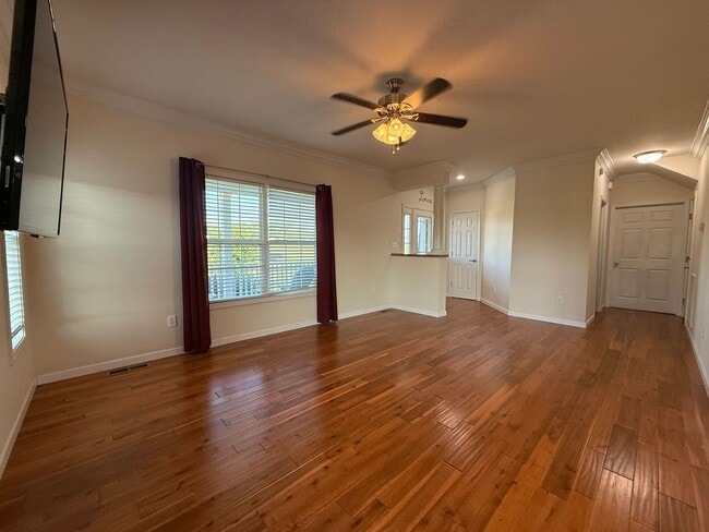 Building Photo - 3 Bedroom 3.5 Bathroom Home Located in Greeneville, TN