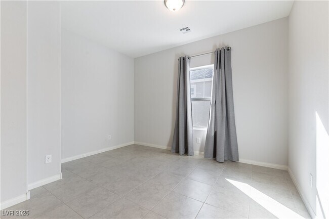 Building Photo - 747 N Water St