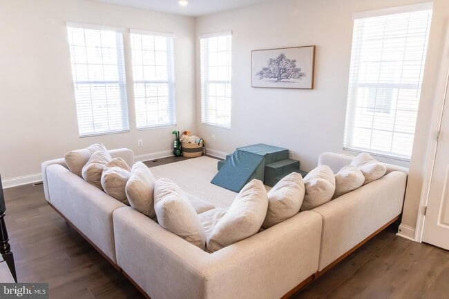 Building Photo - 1441 Onnesta Ct