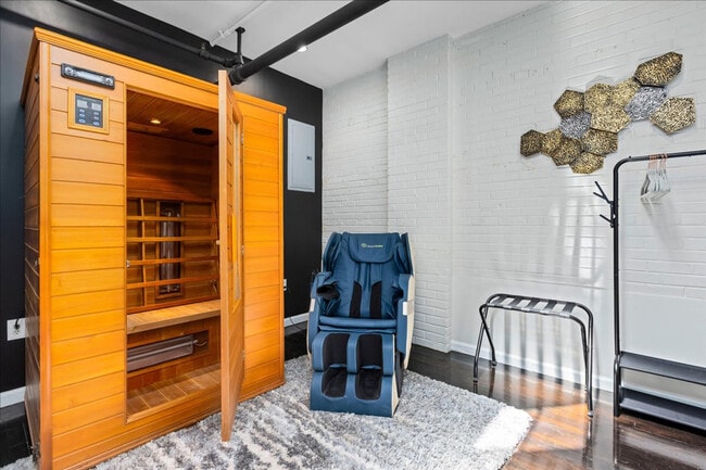 Building Photo - 3813 Atlantic Ave