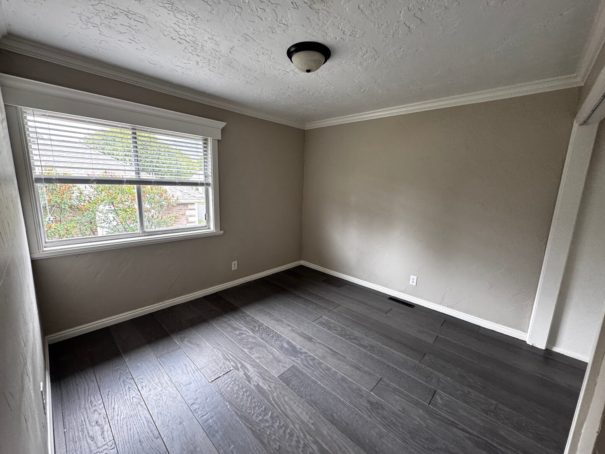 Building Photo - 3445 130 W