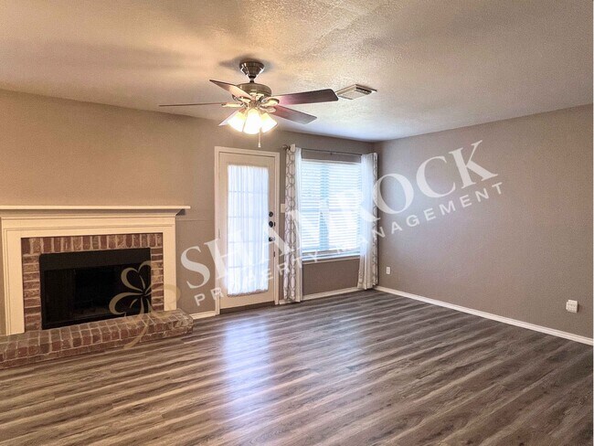 Building Photo - Bent Tree Condo