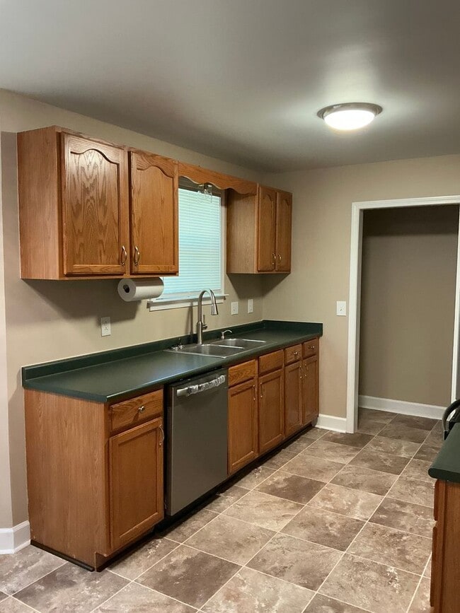 Building Photo - 824 Buckhorn Dr