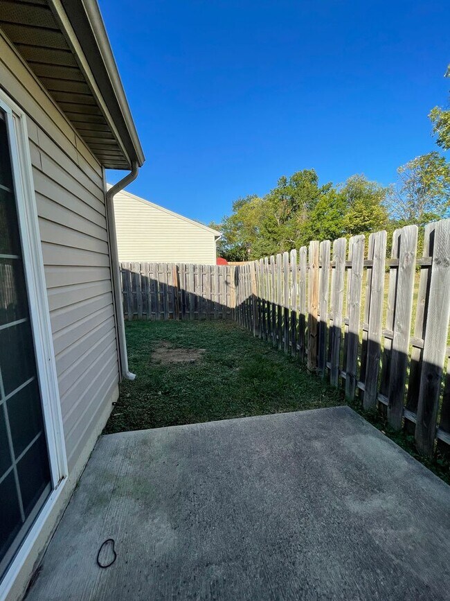 Building Photo - Three Bedroom Single Family Home - West La...
