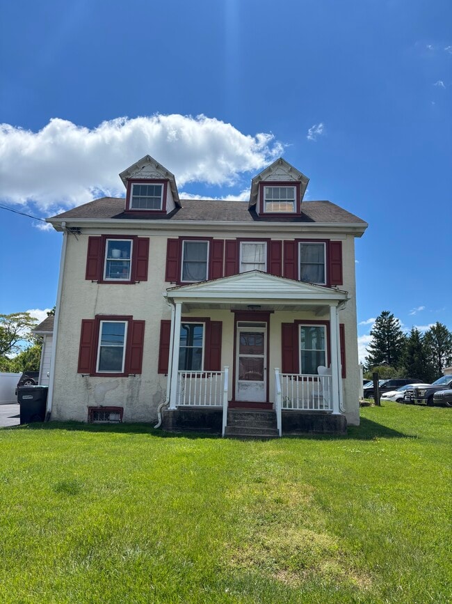 Building Photo - 8 S Village Ave