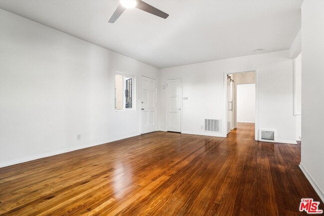 Building Photo - 1319 S Mansfield Ave