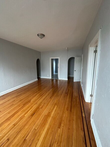 Interior Photo - Palisades Towers