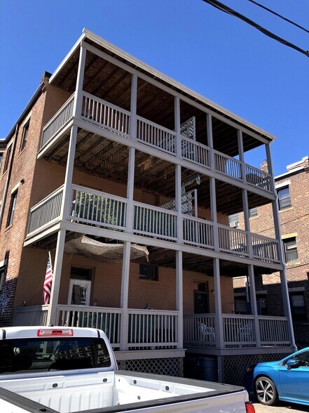Building Photo - 58 Mansfield St