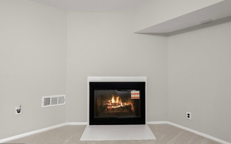 Building Photo - 40 Badger Gate Ct