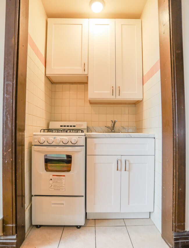 Building Photo - 4554 Malden St
