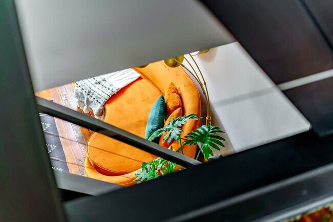 Building Photo - 96 Brickel St