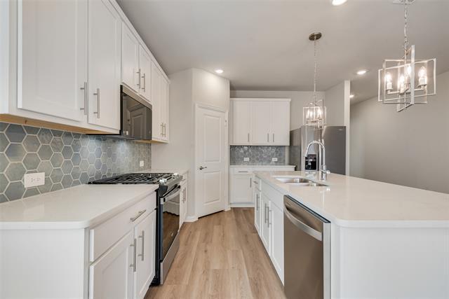 Building Photo - 2127 Mustang Wy