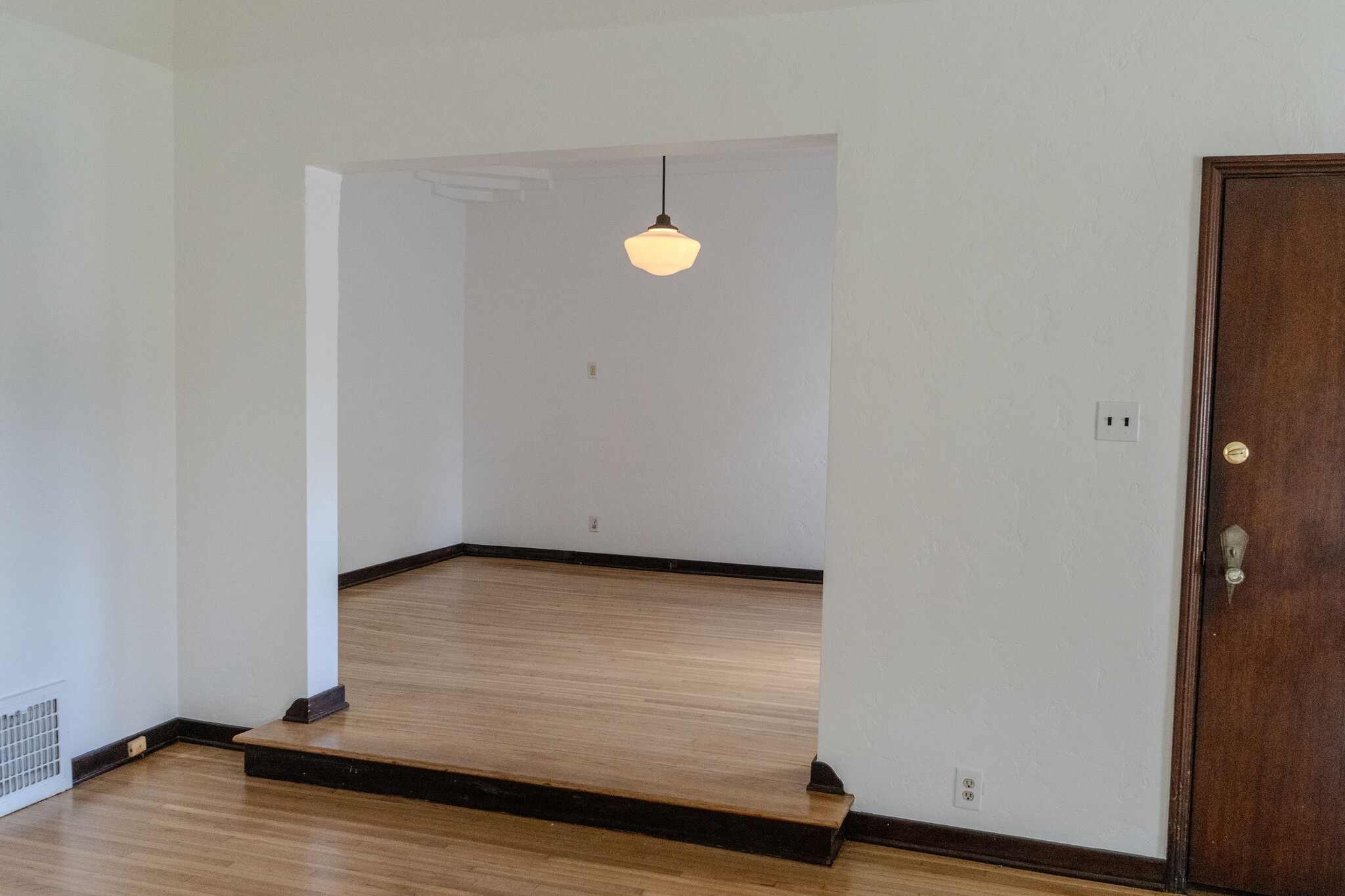 Building Photo - 1211 S Hayworth Ave