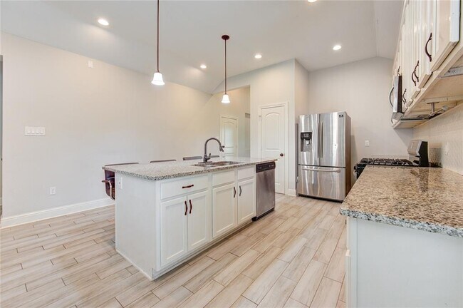 Building Photo - 3805 Shelby Cir