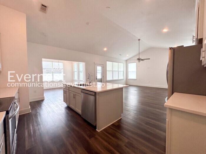 Building Photo - 2311 Murano Dr