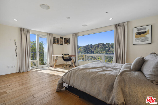 Building Photo - 9716 Oak Pass Rd