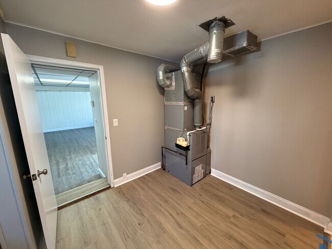 Building Photo - Beautiful Ranch in Prime Clarkston Location