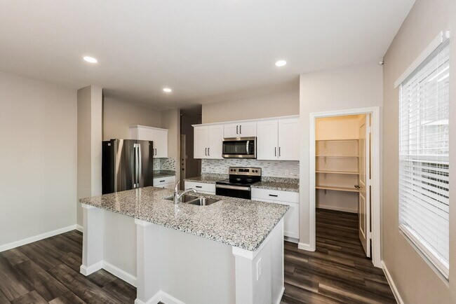 Building Photo - 10313 Castle Lyons Ln