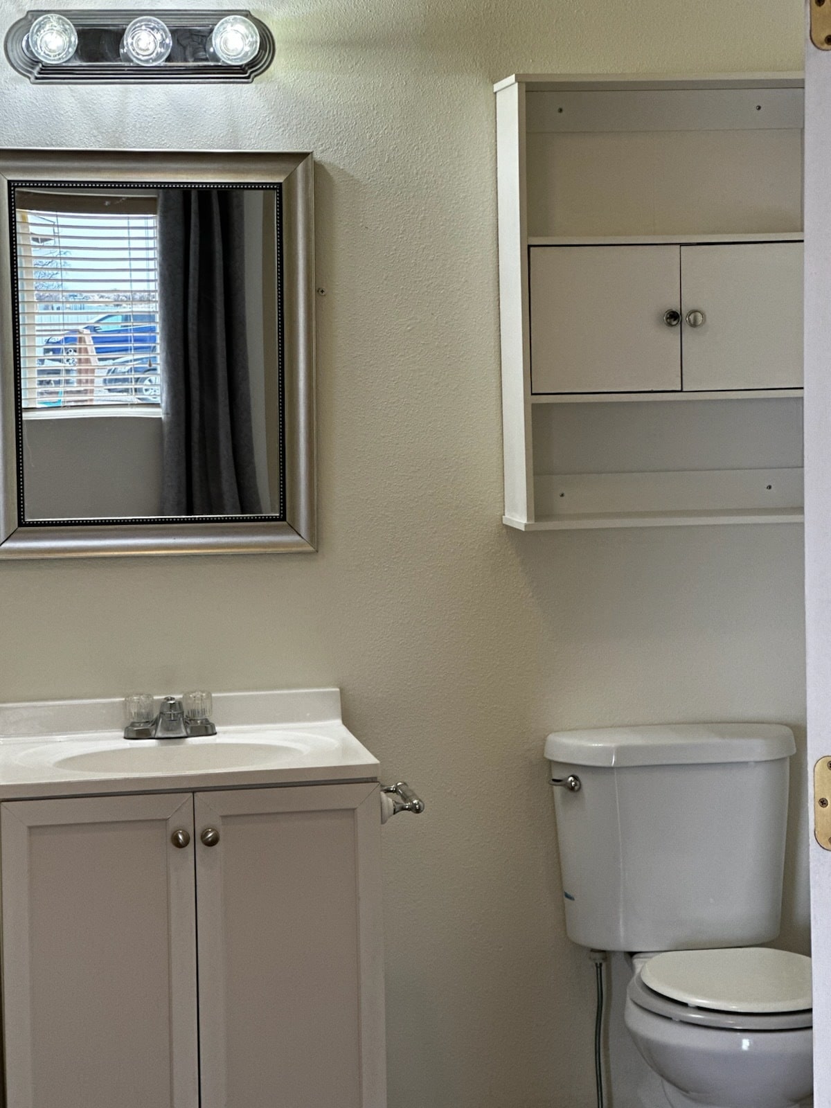 Building Photo - 128 Sage St