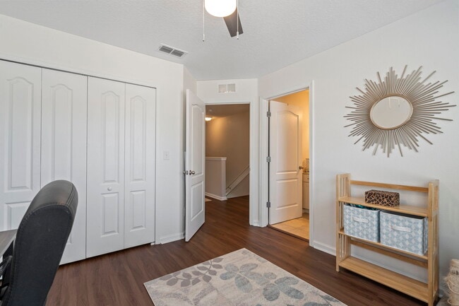 Building Photo - 143 Servia Dr